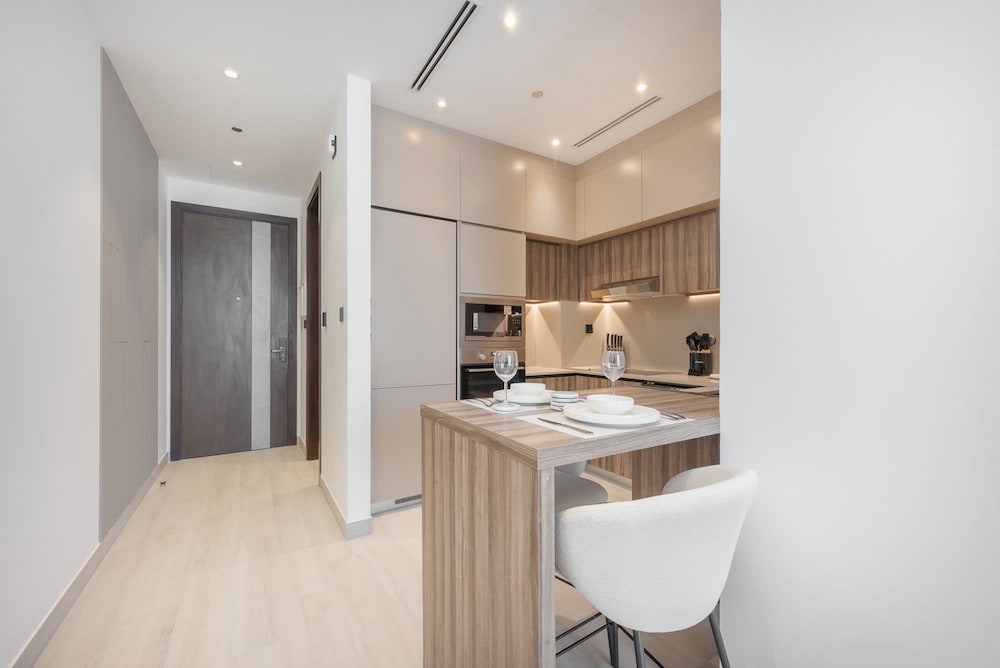 Sleek Studio in The Ivy Tower JVT