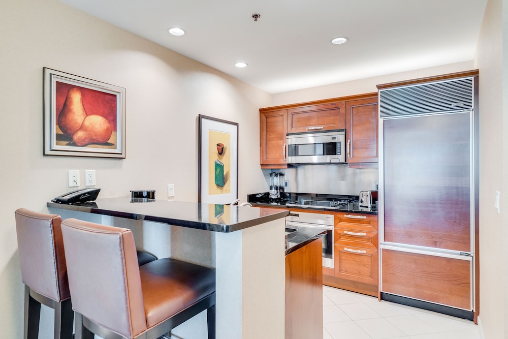 Jet Luxury Resorts @ The Signature Condo Hotel