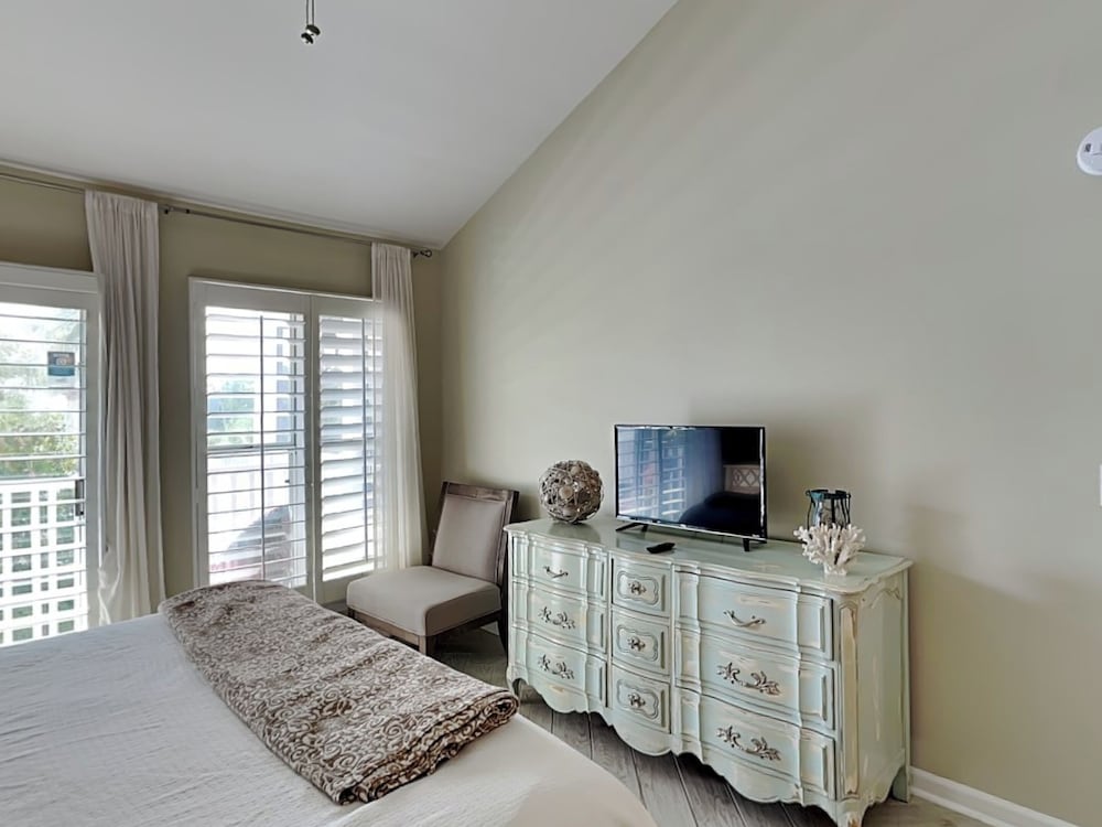 Palms North #7B by Southern Vacation Rentals