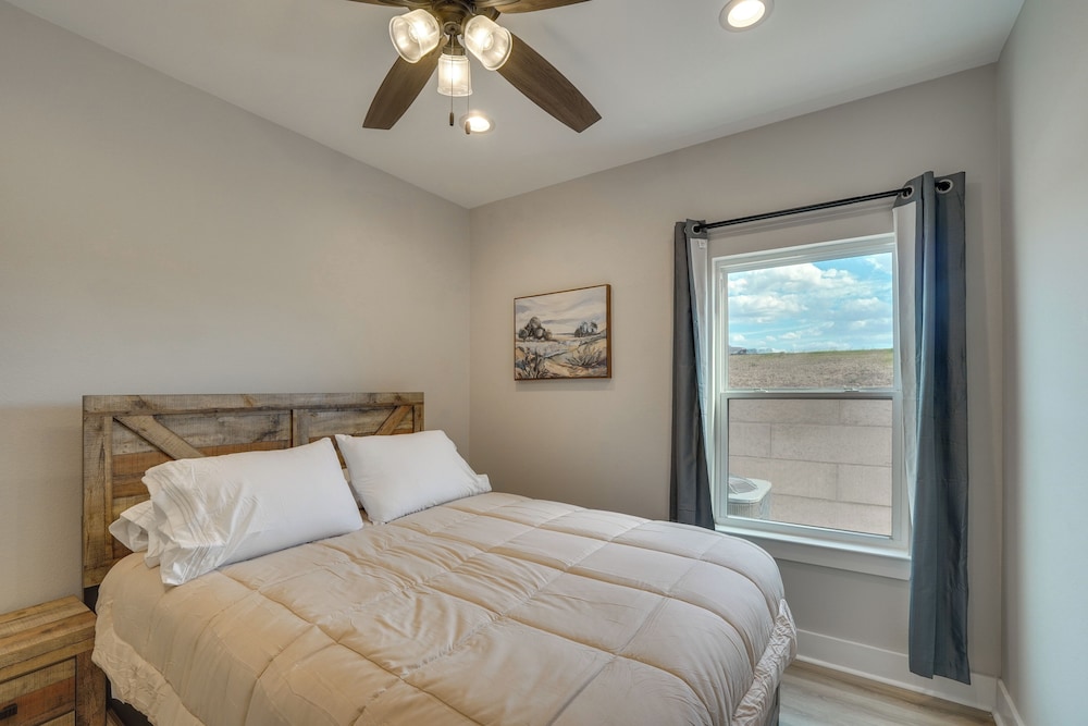 Brand-new Home 2 Mi to Shannon Med Center!