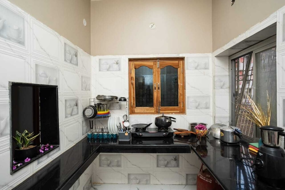 Kashi Cottage Homestay By GRB