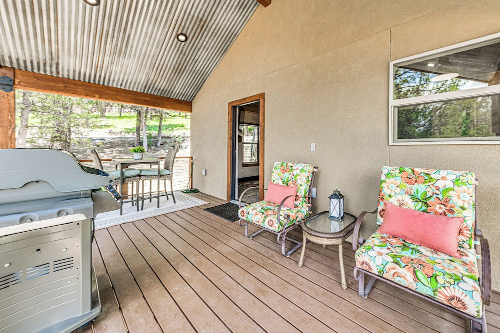 Walkable Location & Scenic Views: Ruidoso Cabin!
