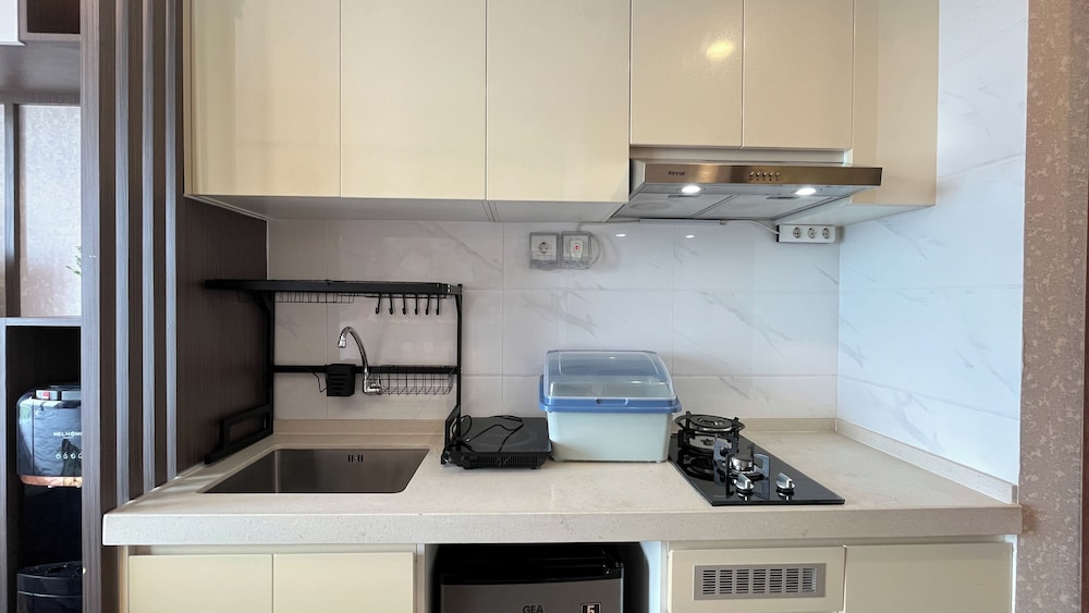 Comfort And Quiet Studio At Apartment Sky House Bsd