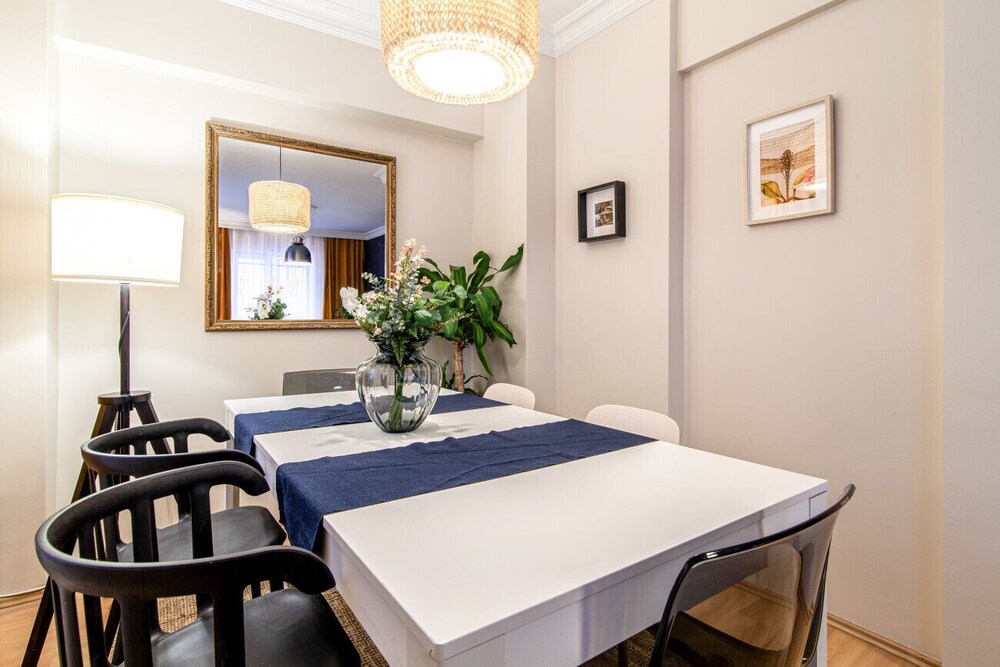 Central and Convenient Flat in Sisli