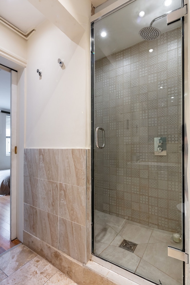 Classic 1BR - Notting Hill Gem