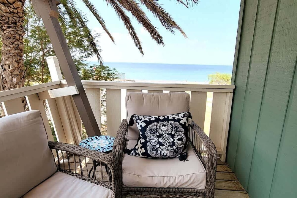 Madre Azul Bay House 3 Bedroom Home