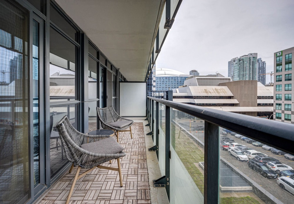 Applewood Suites - CN Tower & Convention