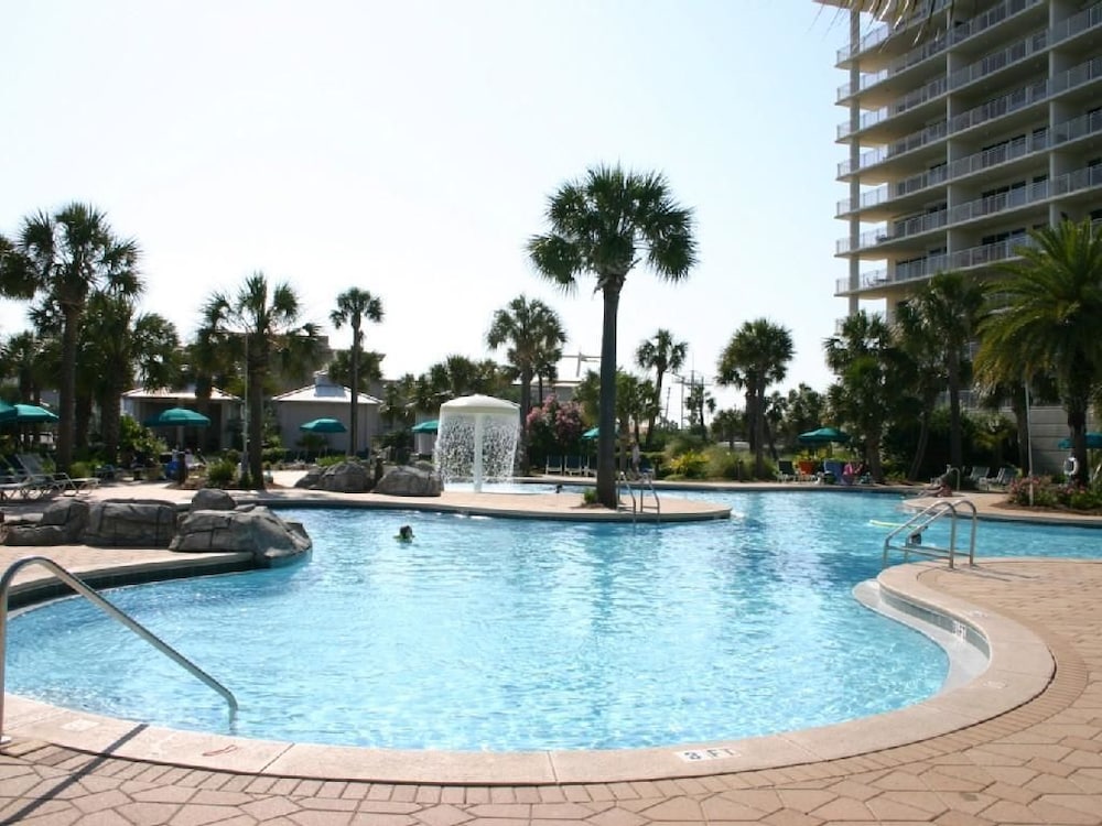 Sterling Shores 2 Bedroom Apartment by BnD