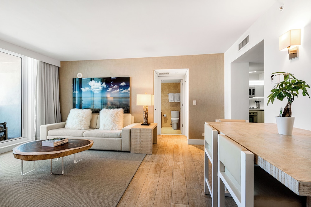 Luxury Vacation Rentals at 1 Hotel & Homes by LRMB