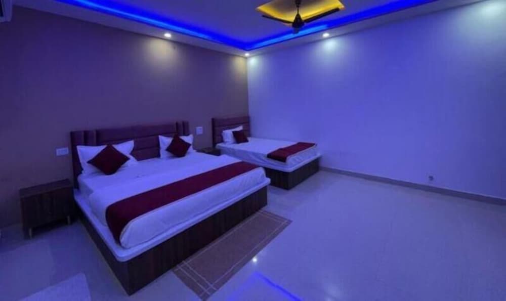 Fabhotel Karshani Kripa Dham