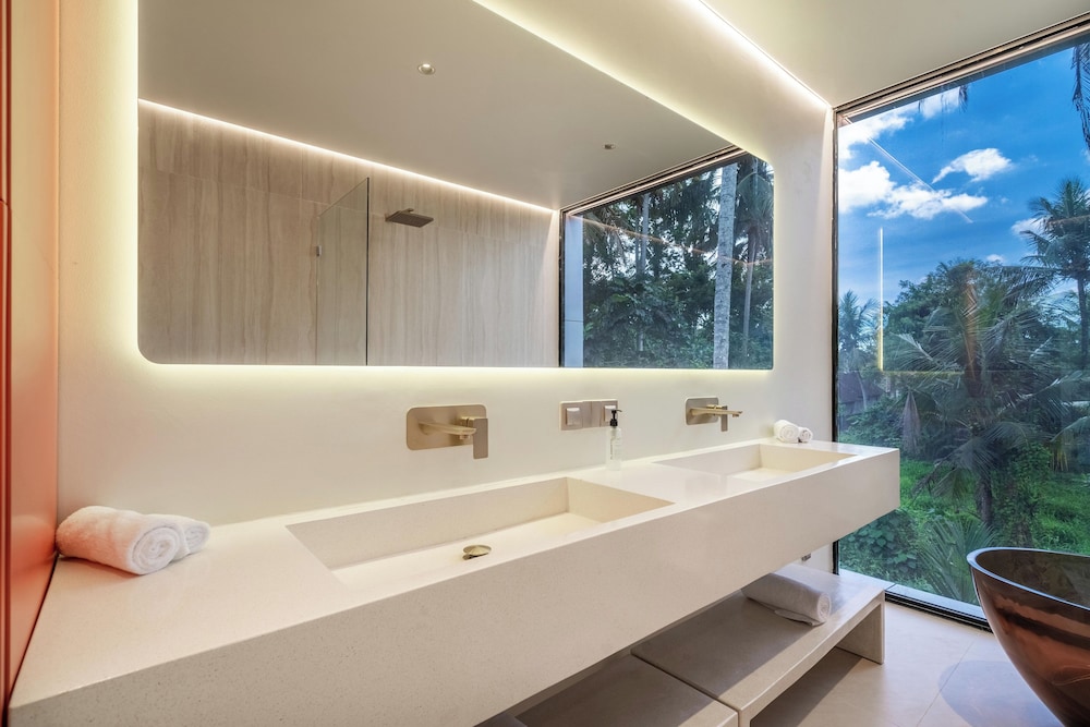Hidden City Ubud - Modern Villas & Townhouses with Private Pools, Nature Views and Wellness Access