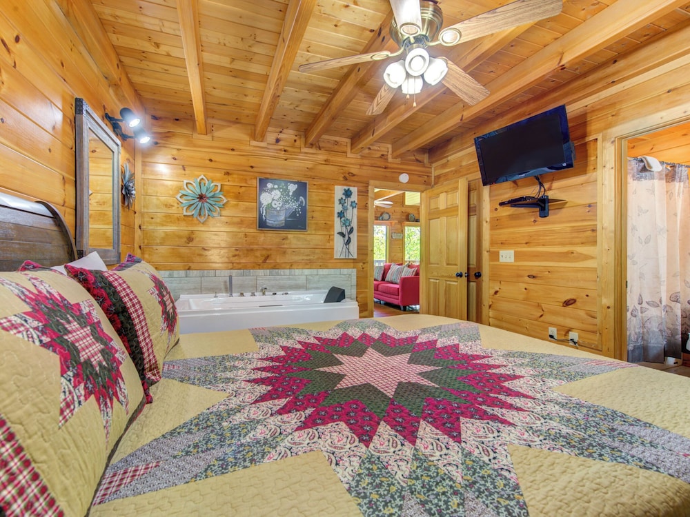 Macys Hideaway by Jackson Mountain Rentals