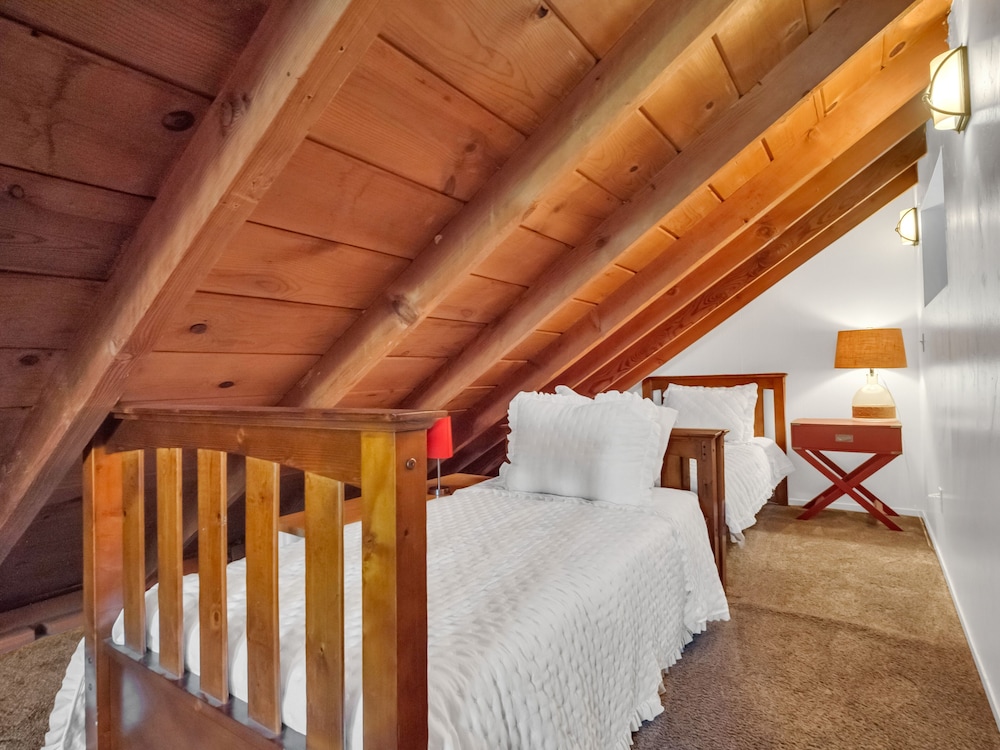 851h Tahoe Classic Cabin Near The Beach 2 Bedroom Cabin