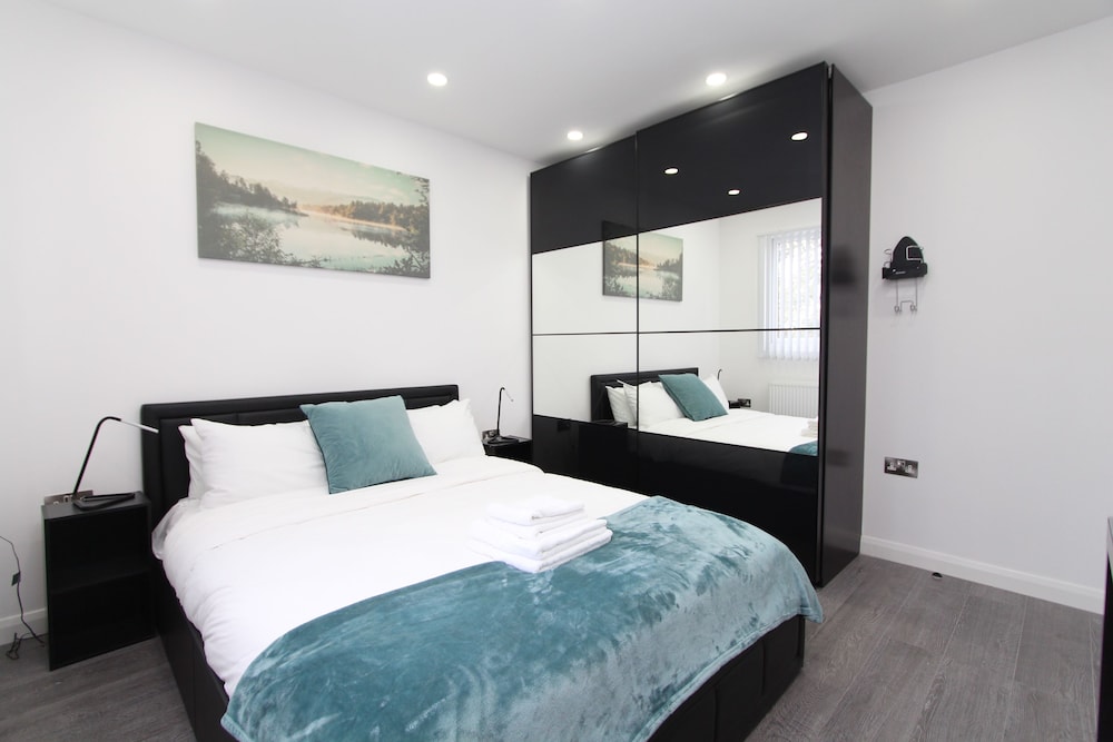 BlueGreen Suites