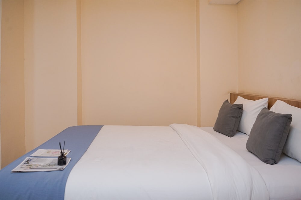 Spacious and Elegant 3BR at Great Western Apartment