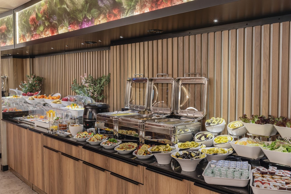 Ayramin Deluxe Hotel - Image 32