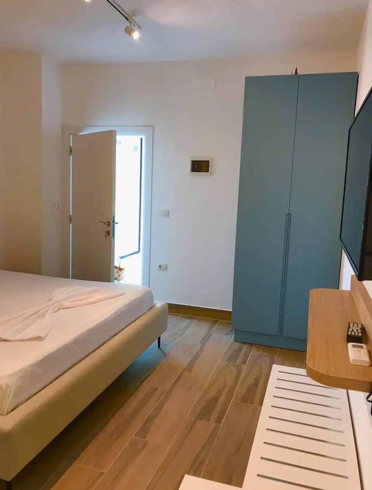 Synergy Room 1