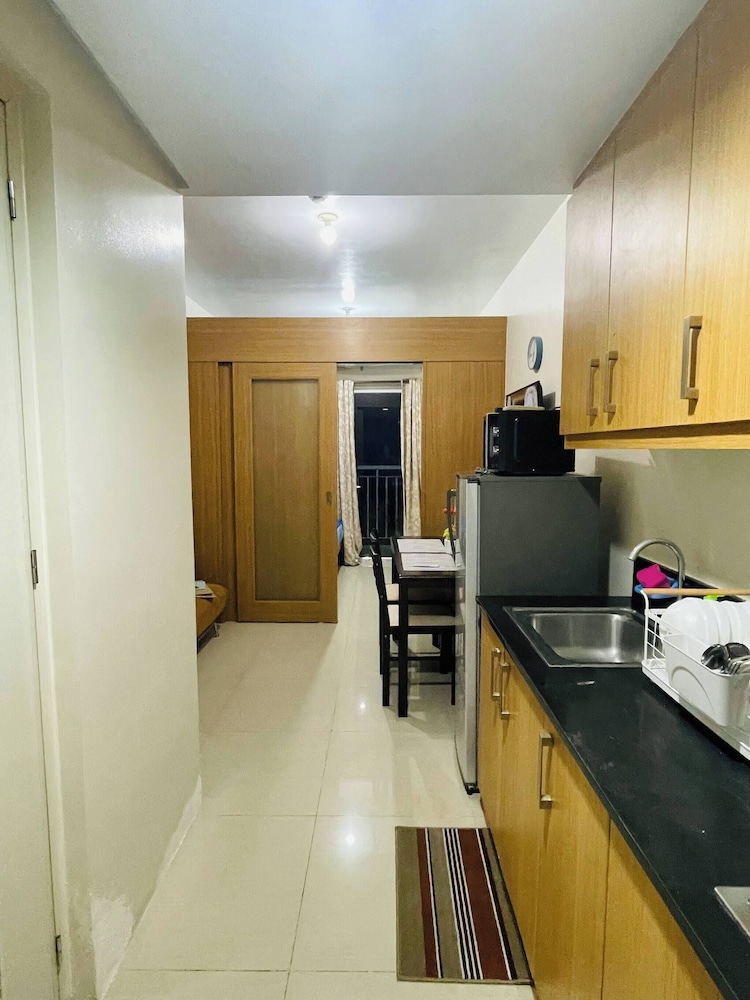 Fancy Pasay City Apartment for Rent - Mall of Asia Nearby Front of Mall Of Asia