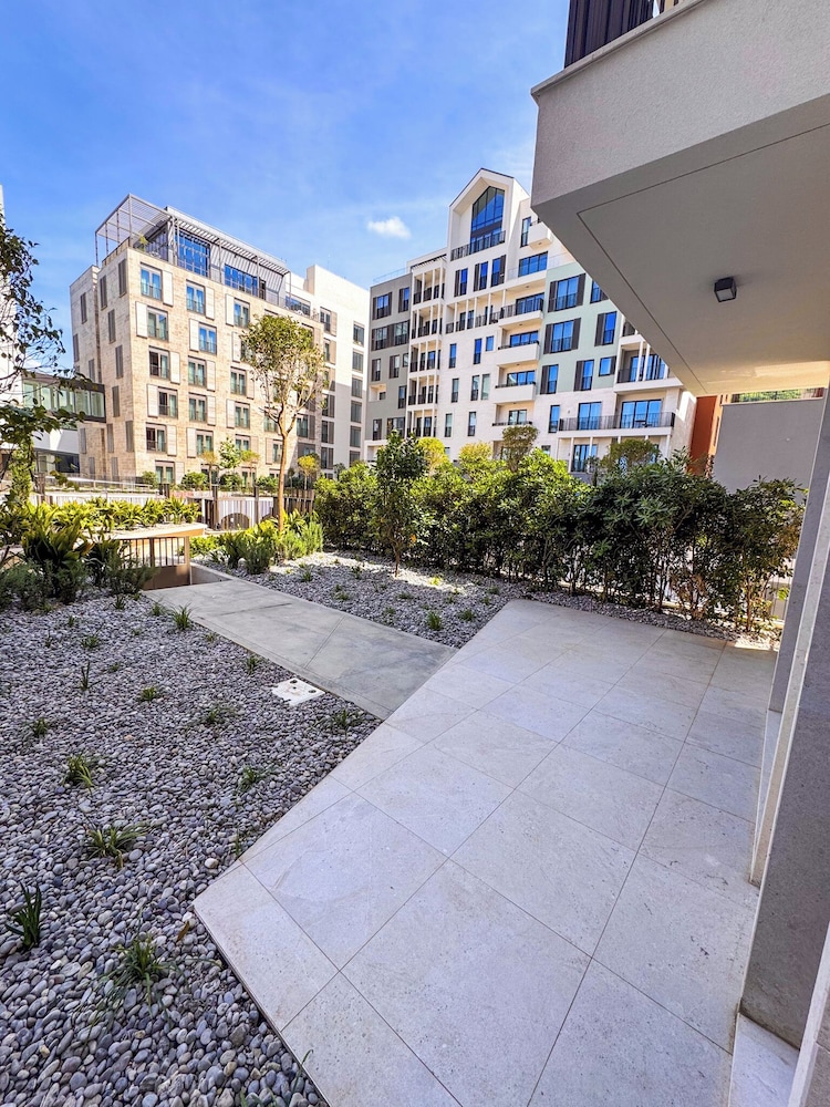 Qumi Porto Suites