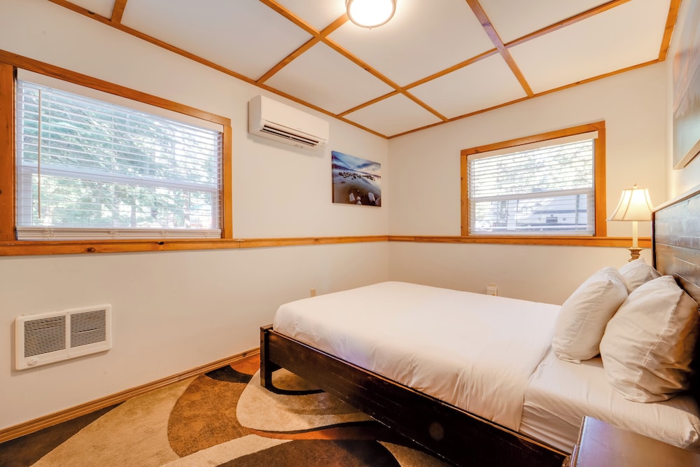 Grill & Beach Access: Cabin in Tahoe Vista!