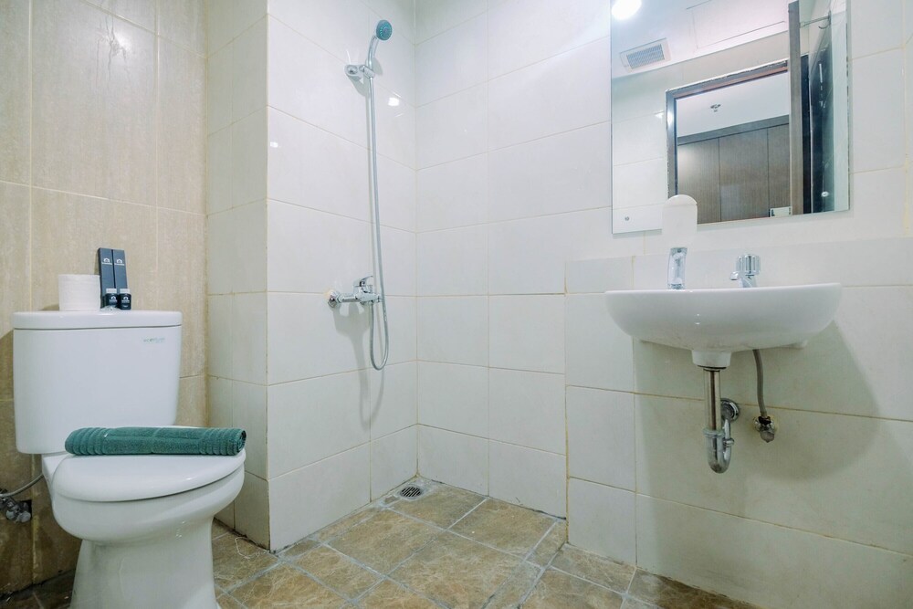 Modern And Comfy Studio Apartment Grand Dhika City, Bekasi - 10