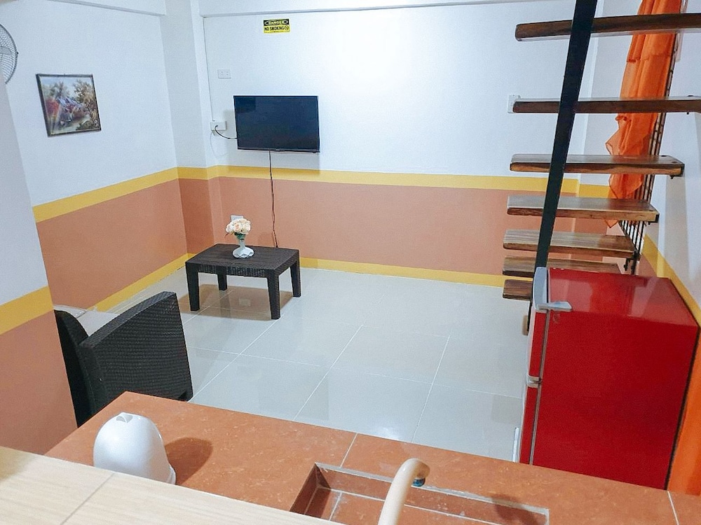 RedDoorz near SGM Condotel Villa Beach Iloilo view 4