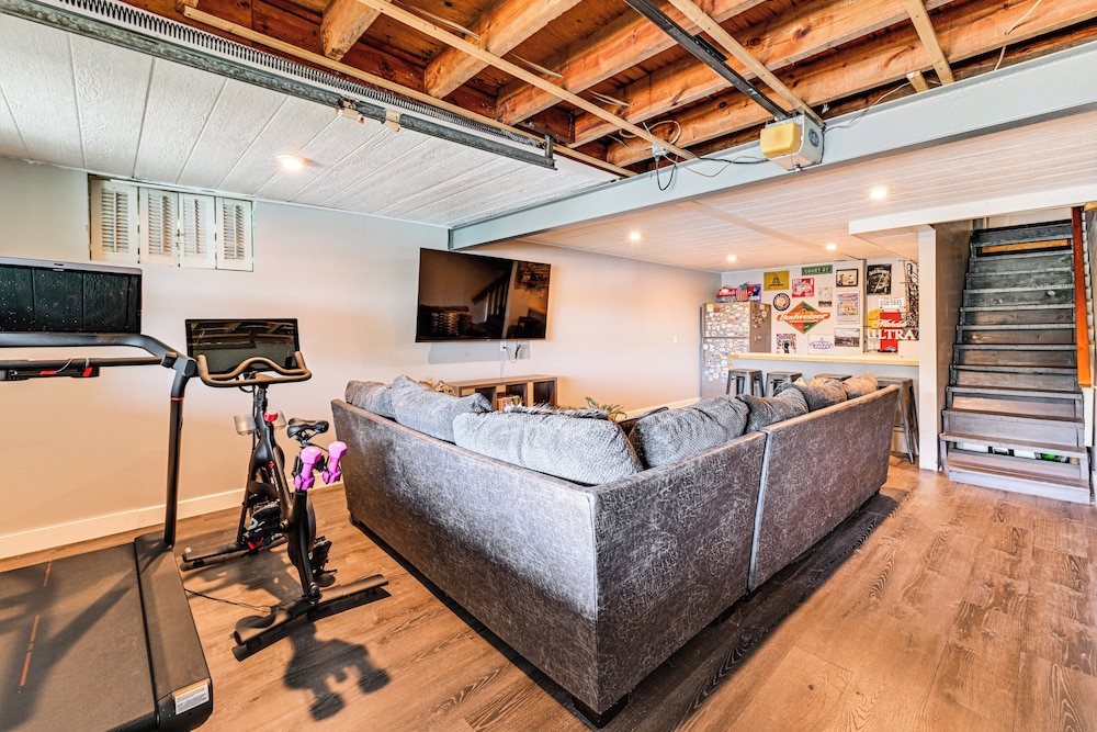Launch & Dock: Lake Norman Retreat w/ Scenic Deck