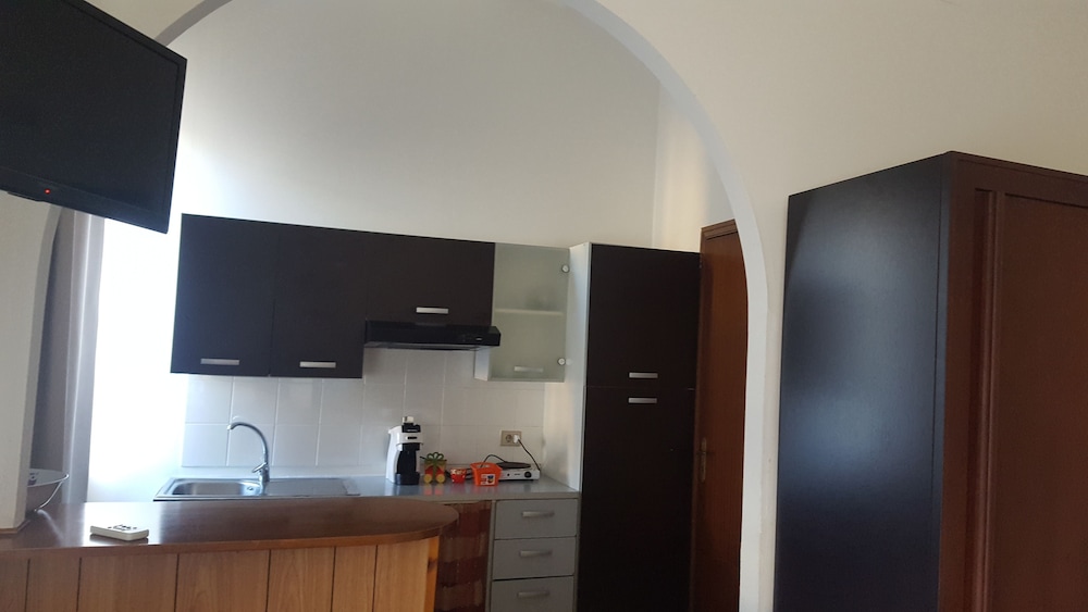 Double H Ungheria en Palermo — kitchen
