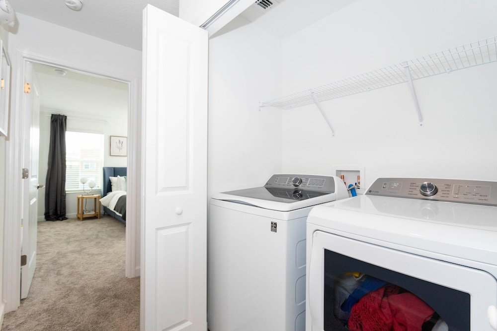 4379 SL- Enchantment 4BR Townhome With Pool