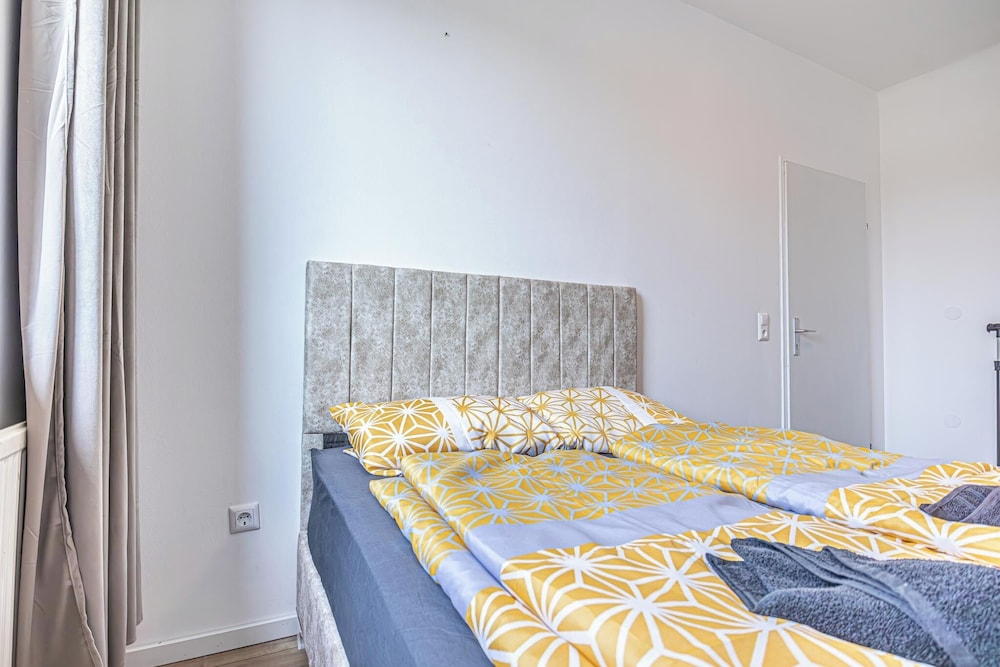 Cozy House Terrace &Garden Sleeps 34
