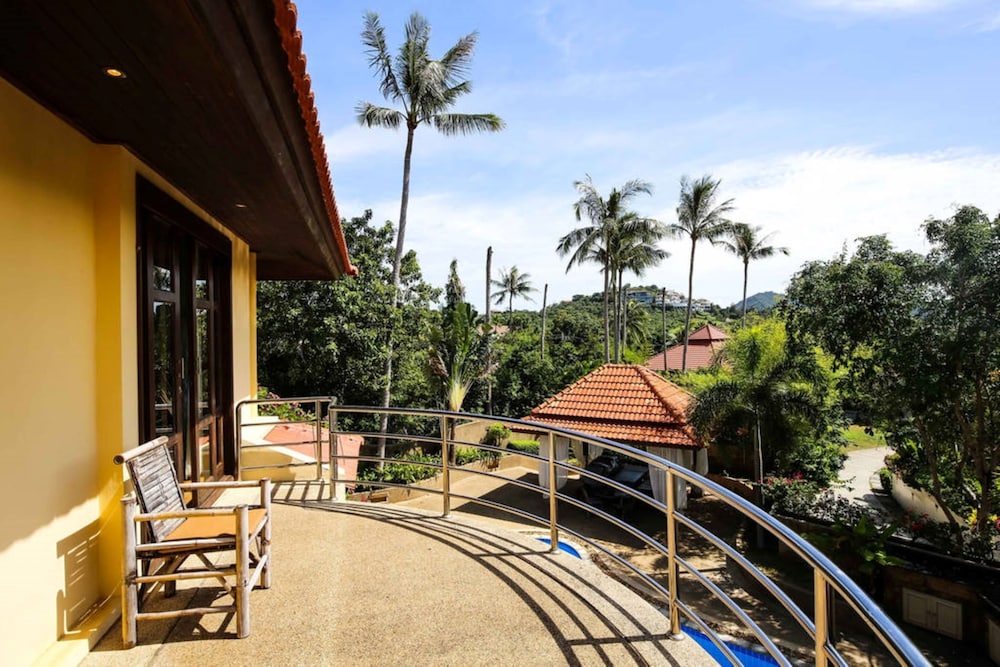 4 Bedroom Villa TG48 on beachfront resort SDV288-By Samui Dream Villas