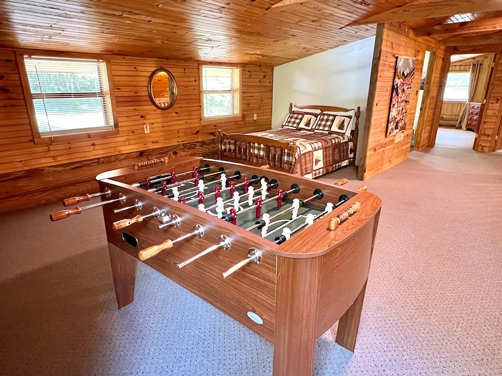 Dunn's Creek Hideaway 3 Bedroom Cabin by RedAwning view 2