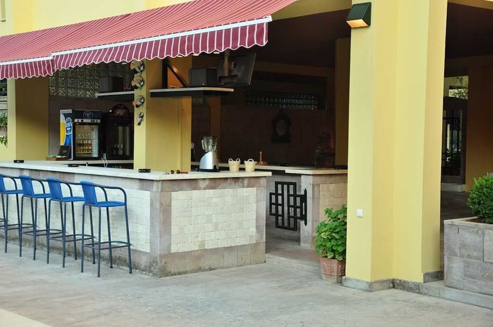 Palm Court Suites - Image 32