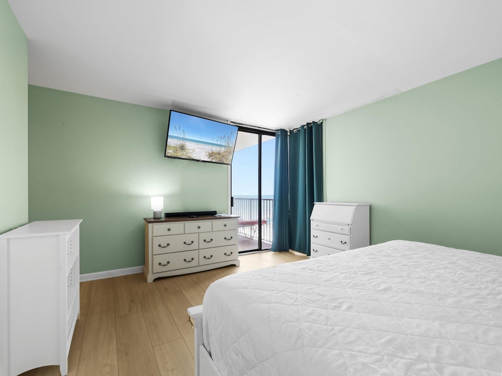 Windward 408 at Edgewater