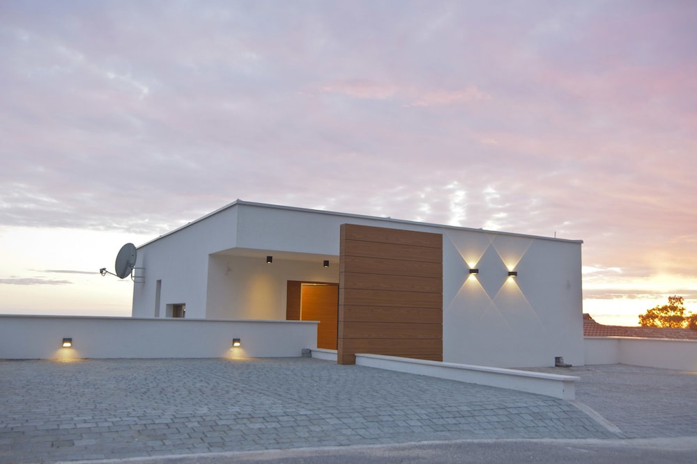 Villa Gloss photo 1