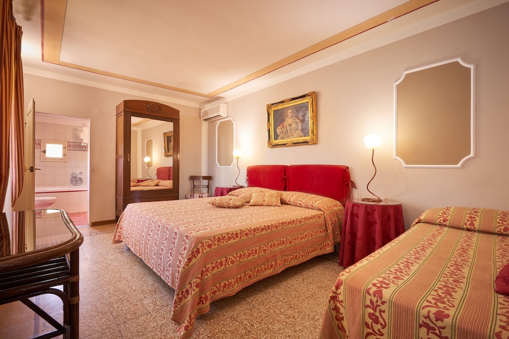 Ape Rosa Relais