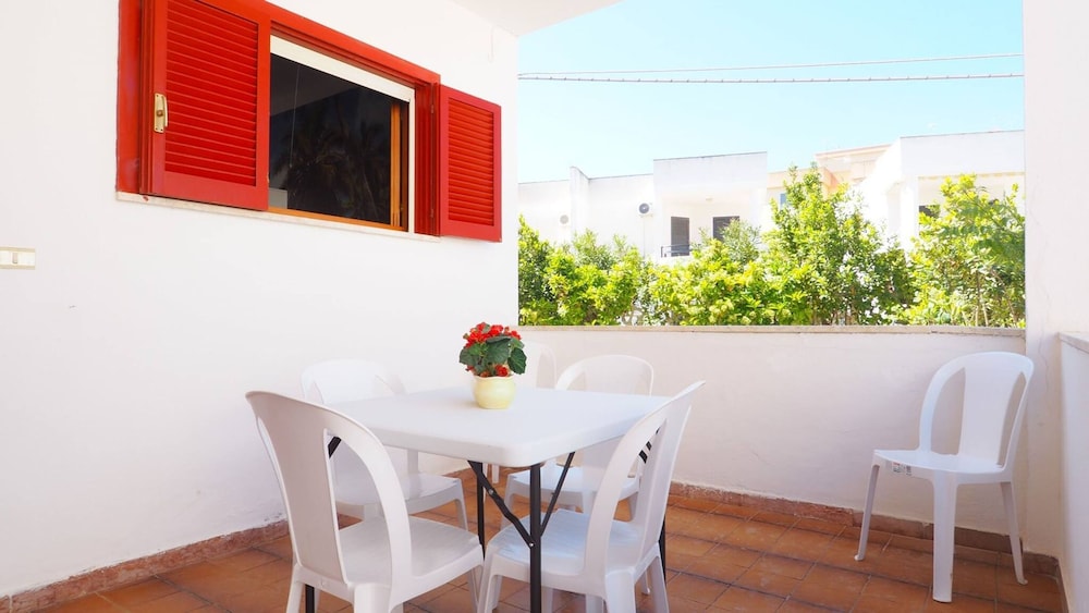 Mimosa - House 5 Places 2 Bedrooms on the Beach
