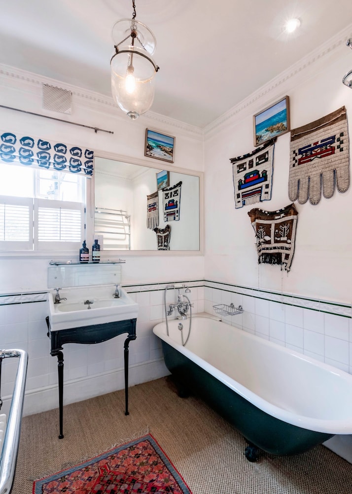 The Kensington Gatehouse - by Out of Office Lifestyle