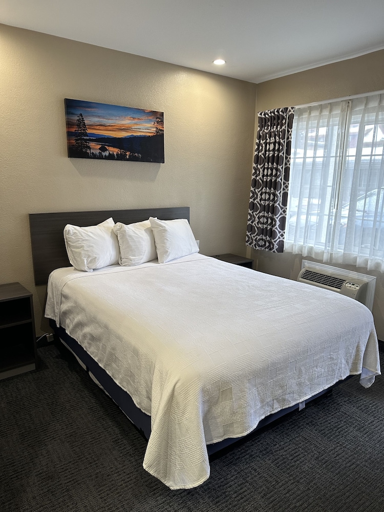Lake Tahoe Vacations - Blackjack Inn South Lake Tahoe - Property Image 43