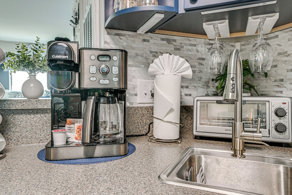 Pools, Hot Tubs & Ocean Access: Myrtle Beach Condo
