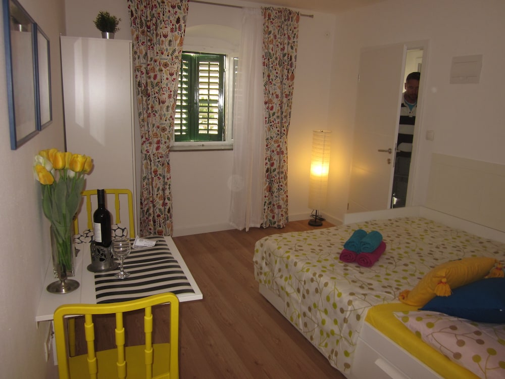 Photo 7