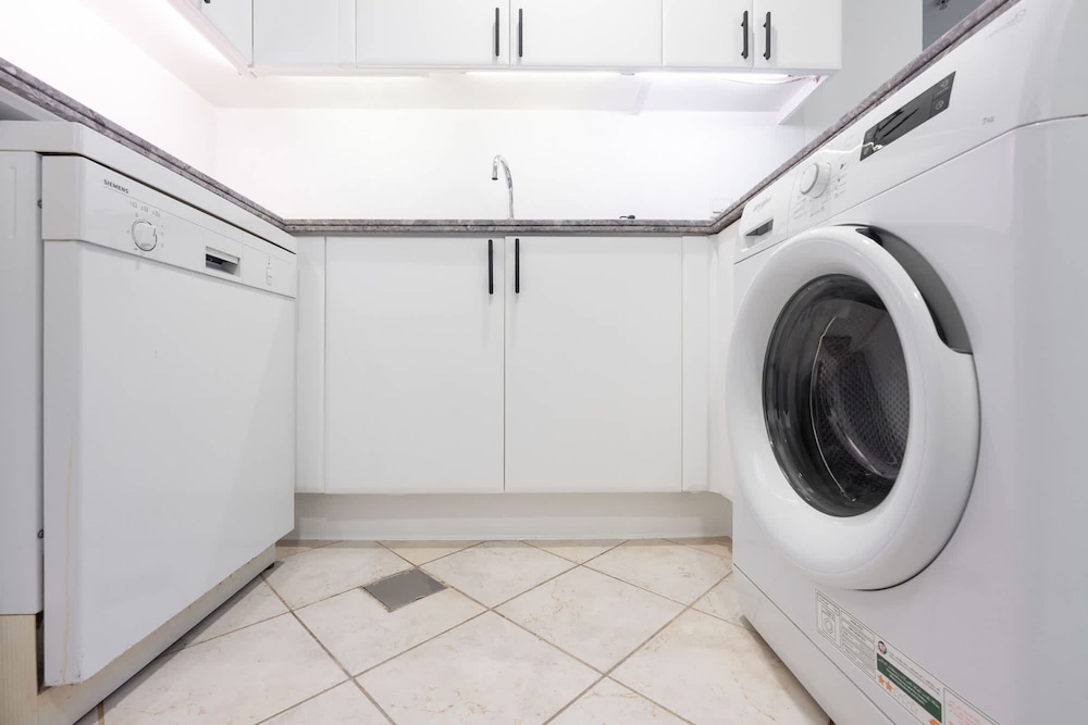 Prime 2BR Near Marina Mall Tram
