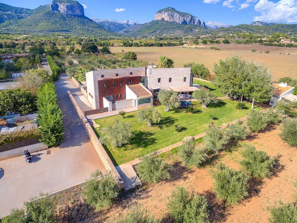 Villa Carlaixa view 5