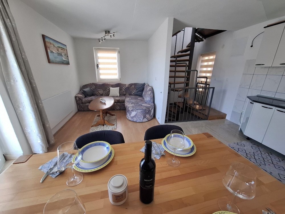 Apartments Kastilac with sea view