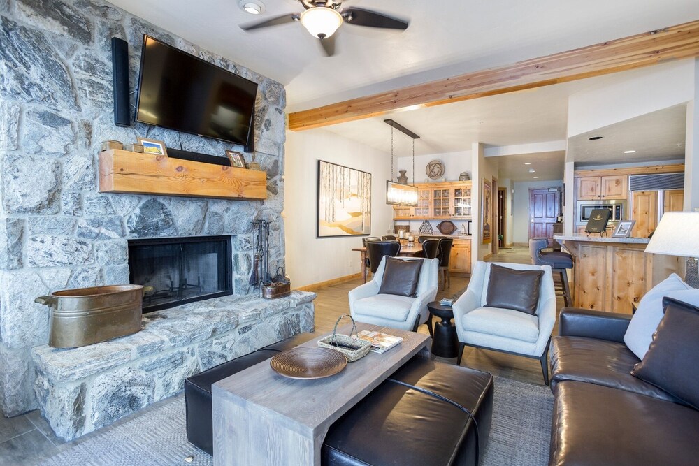 Trail's End Lodge at Deer Valley Resort - Two Bedroom Residence with Spa #404 2 Condo