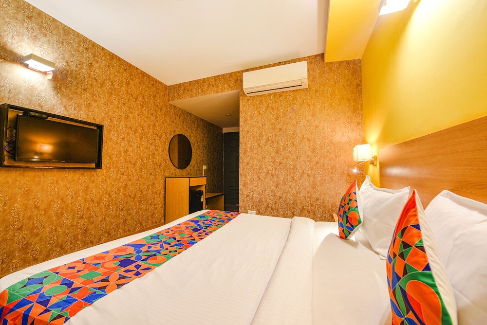 Fabhotel Old Maple Leaf