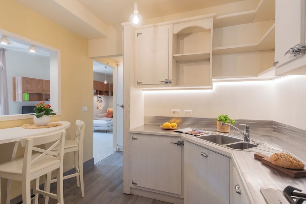 Linda Apartments by Rent all Como