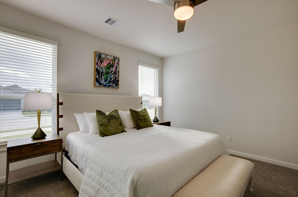 New-build College Station Home, Near Texas A & M! view 5