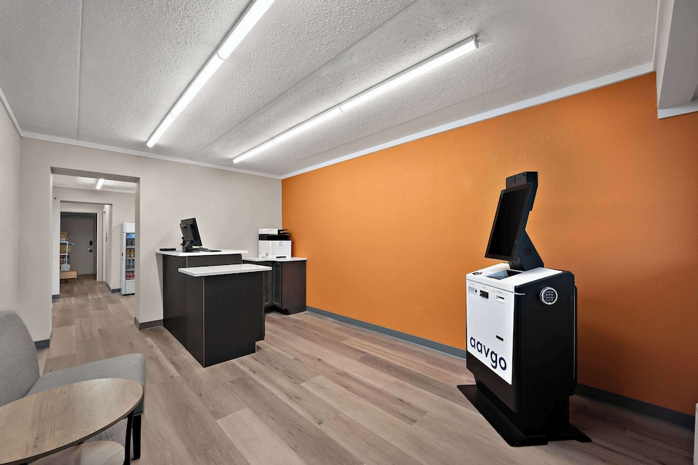 Peoria Vacations - Suburban Studios Peoria - Property Image 3