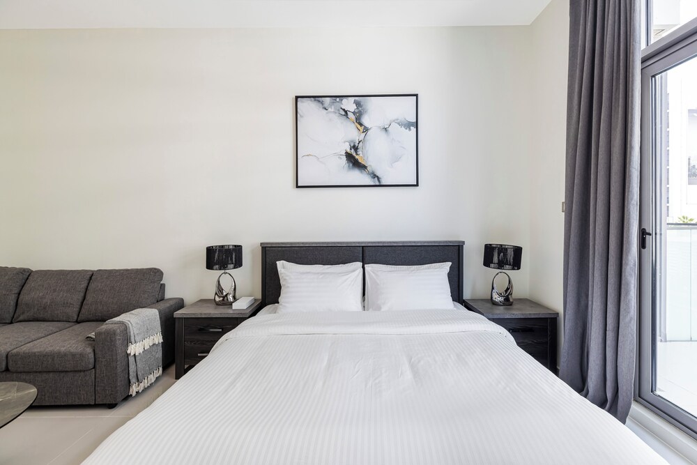 Studio Huge Balcony Loreto 1 Damac Hills